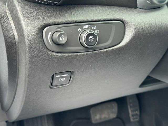 Used 2025 Chevrolet Blazer LT AWD/4WD image 17