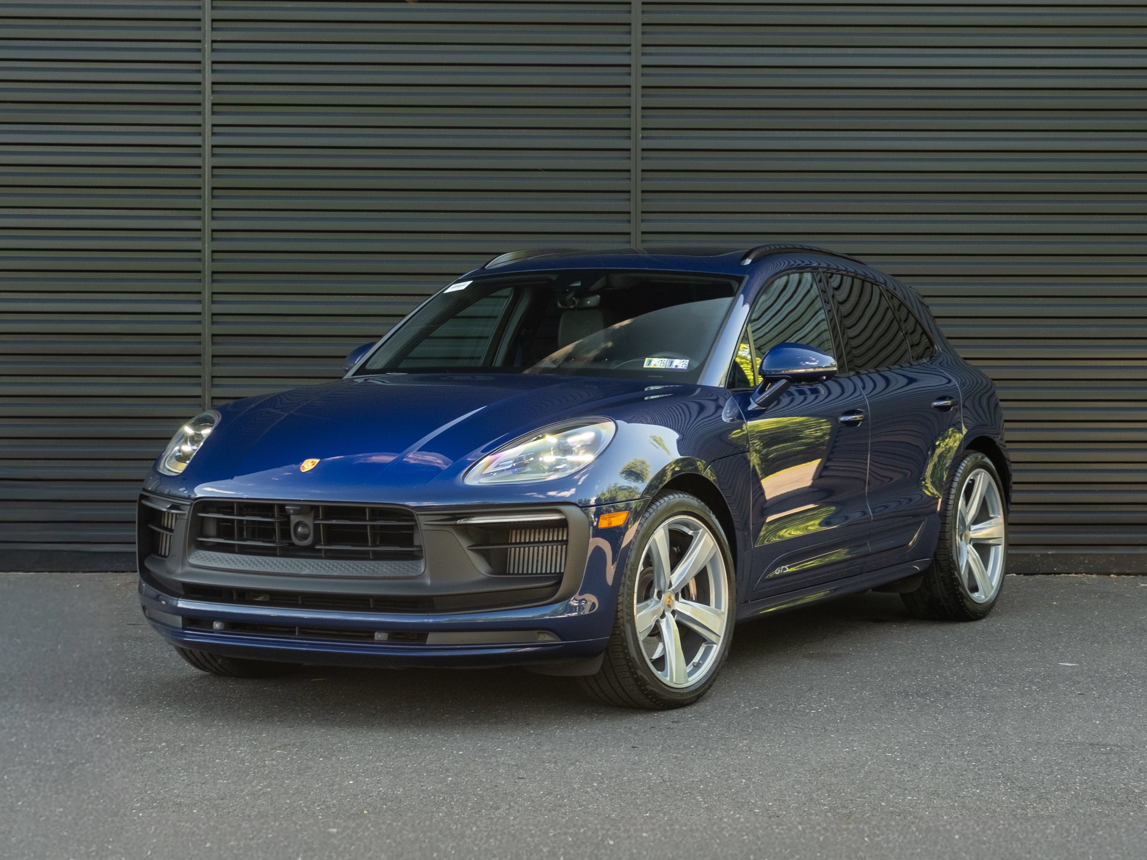 Certified 2023 Porsche Macan GTS AWD/4WD image 1