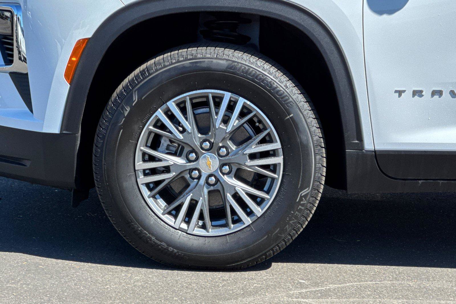 New 2026 Chevrolet Traverse LT image 38