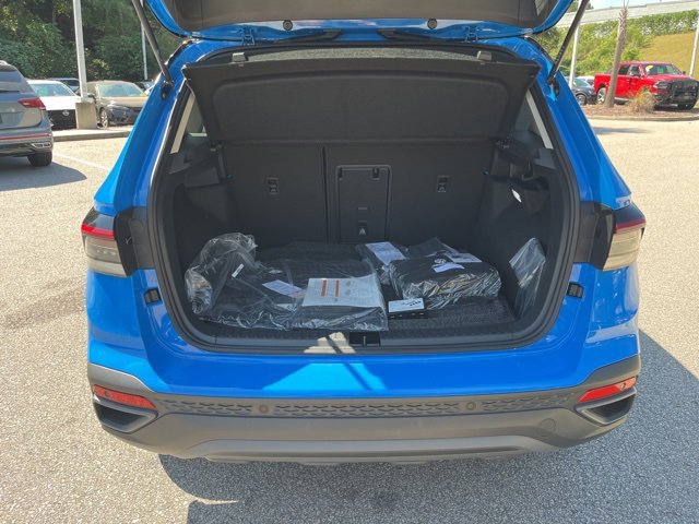 New 2025 Volkswagen Taos SE image 27