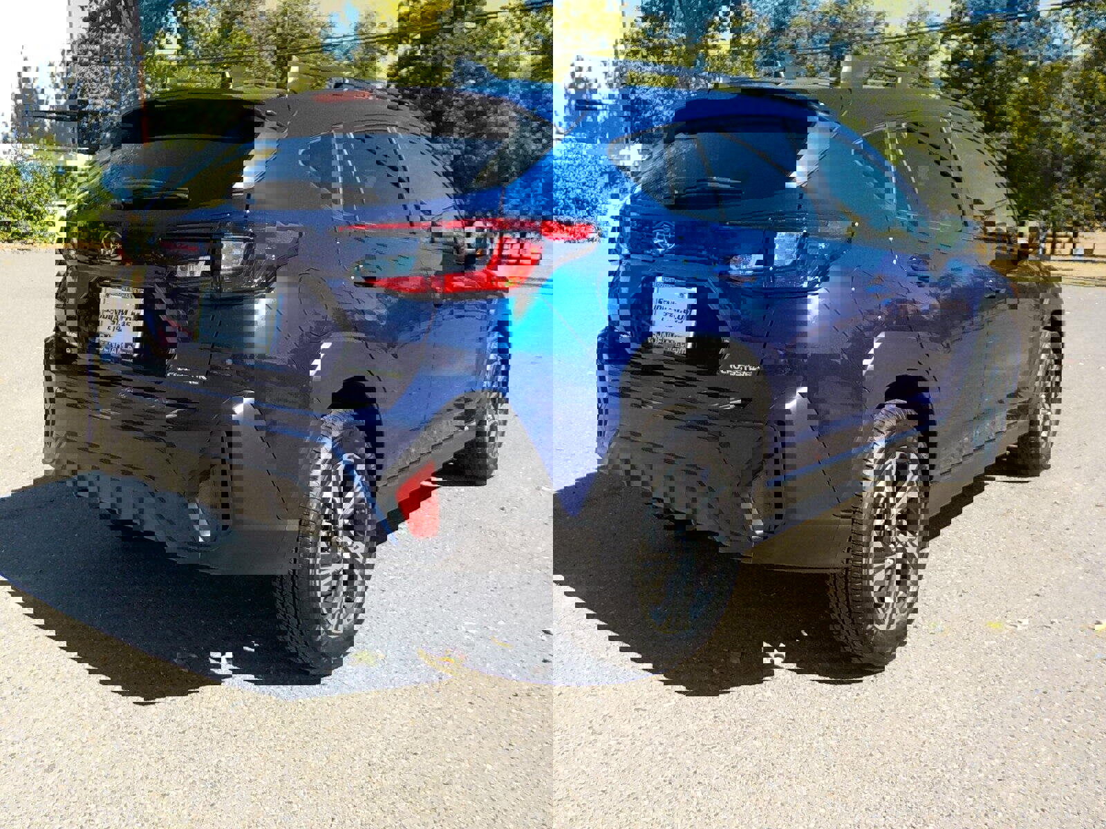 Used 2024 Subaru Crosstrek 2.0i Premium image 3