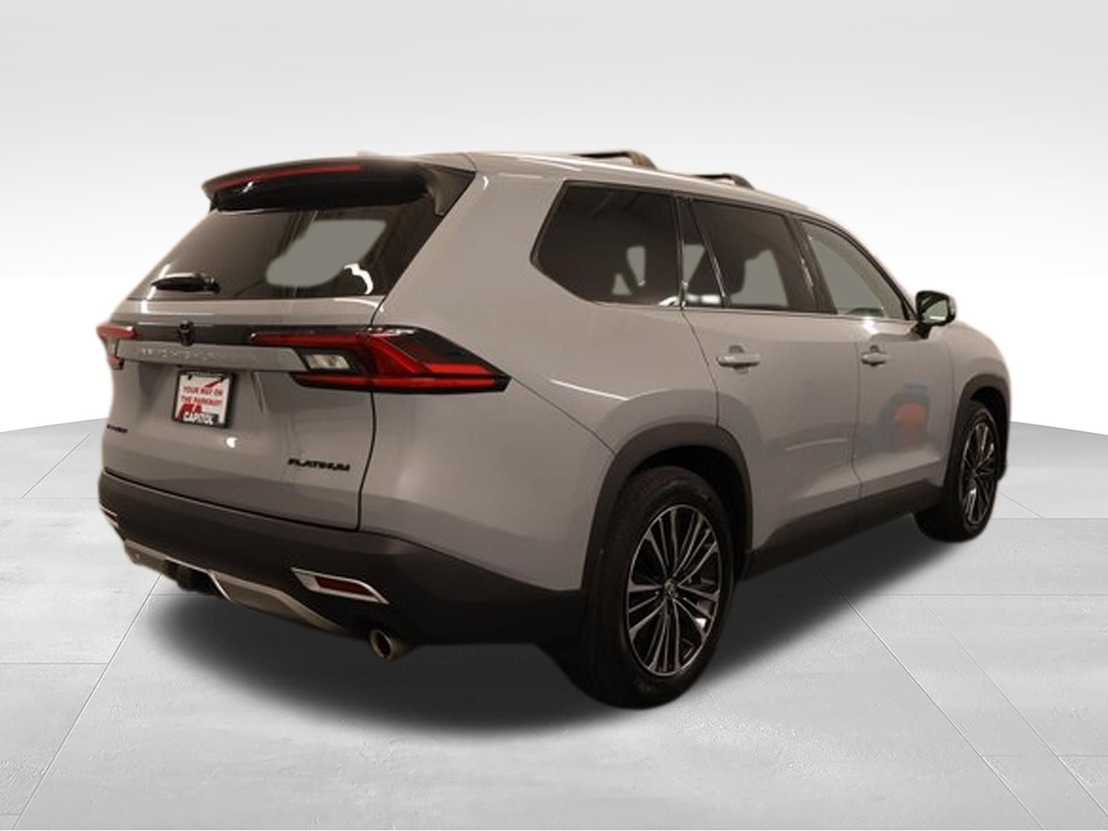 Used 2025 Toyota Grand Highlander AWD Hybrid image 2