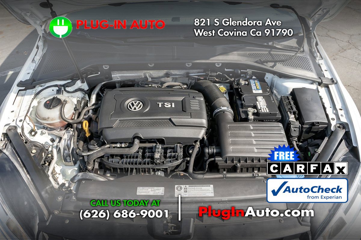 Used 2015 Volkswagen Golf S image 12