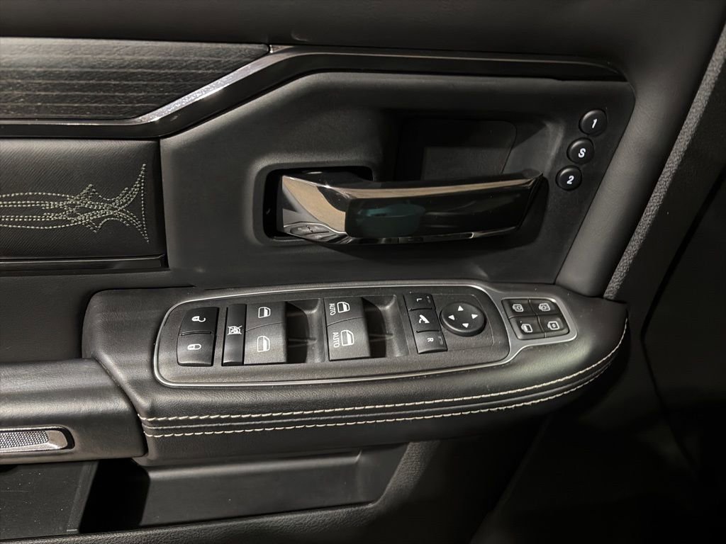 Used 2023 RAM 3500 Limited image 13