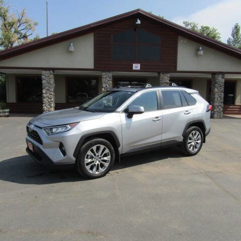 Used 2021 Toyota RAV4 XLE Premium image 2