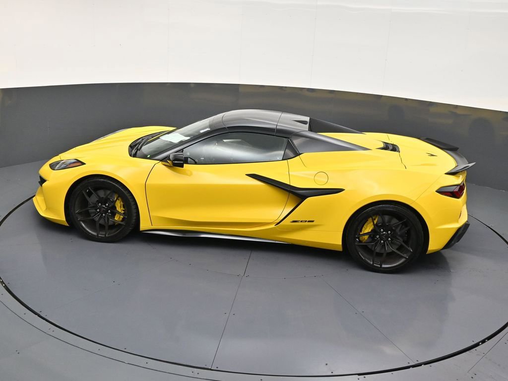 Used 2025 Chevrolet Corvette Z06 image 13