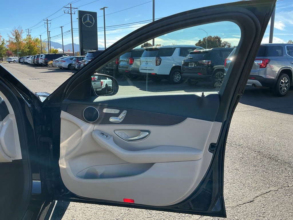 Used 2020 Mercedes-Benz C 300 4MATIC Sedan image 22