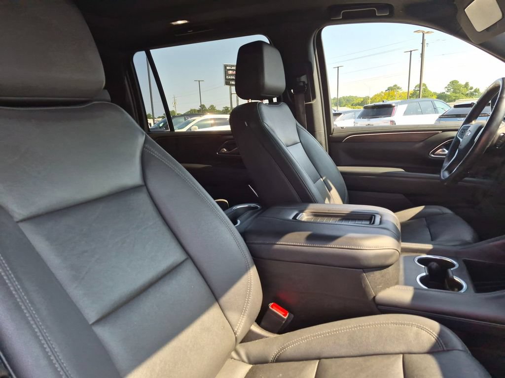 Used 2022 Chevrolet Suburban LT w/ Luxury Package AWD/4WD image 31