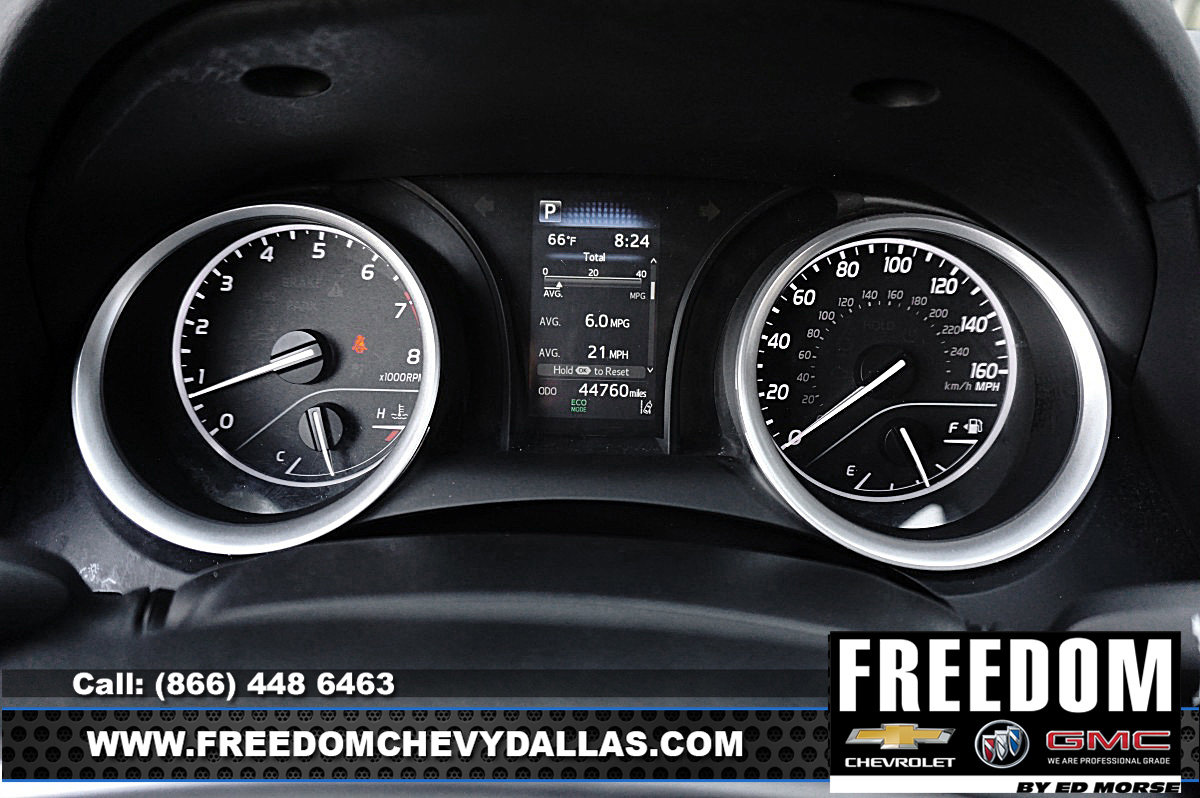 Used 2022 Toyota Camry LE image 14