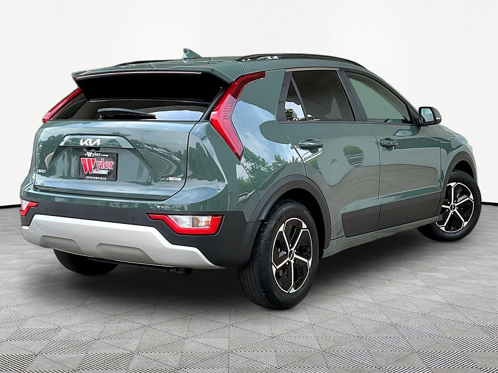 Used 2024 Kia Niro EX FWD image 6