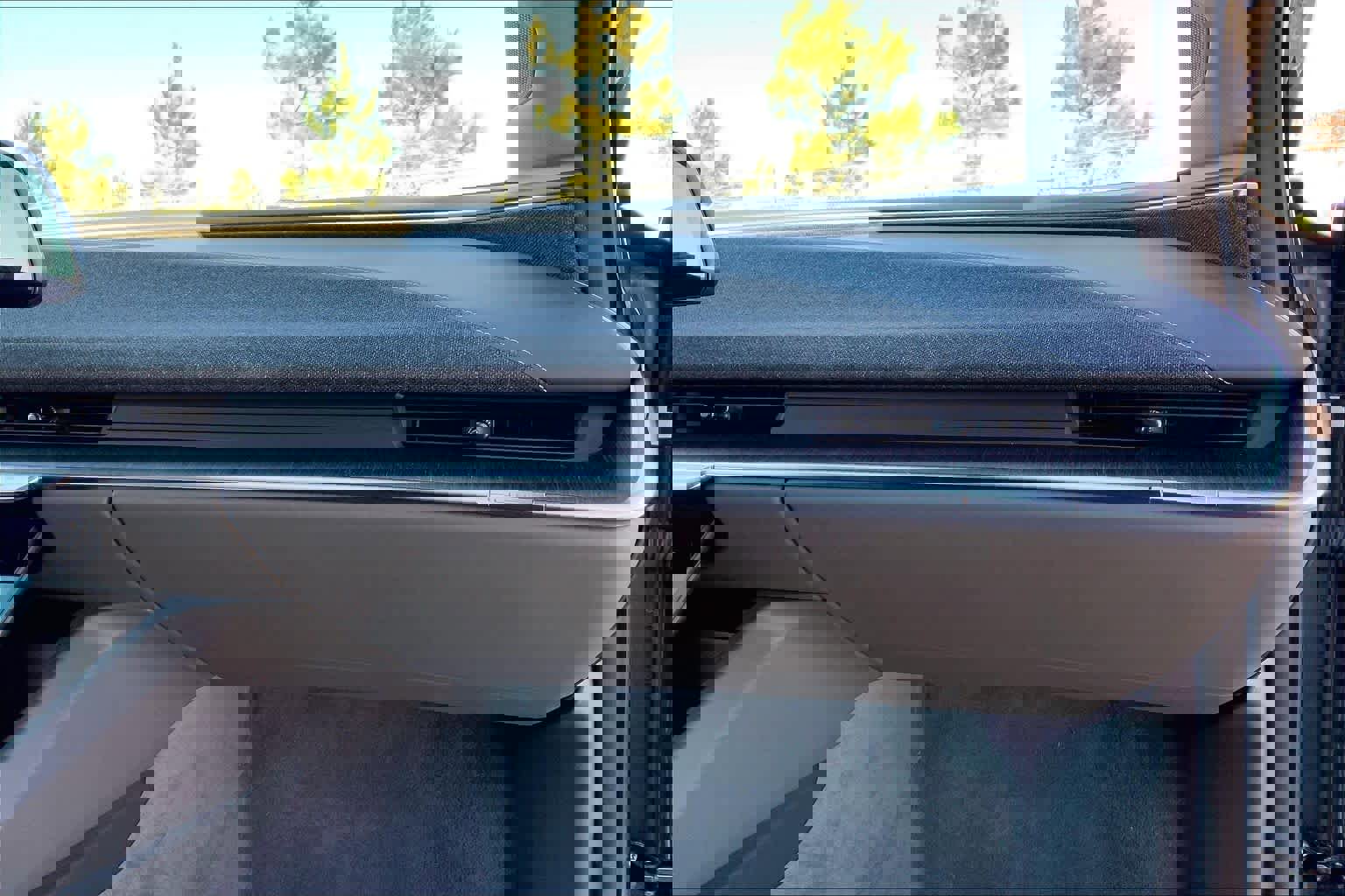 Used 2025 Lucid Air Pure image 18