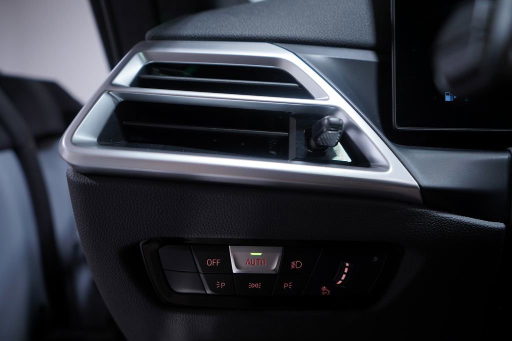 Used 2026 BMW 430i Coupe w/ M Sport Package image 18