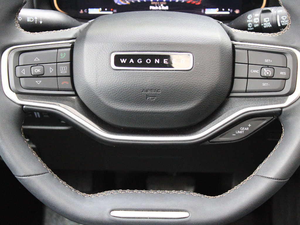 Used 2023 Jeep Wagoneer 4WD w/ Premium Group I image 16