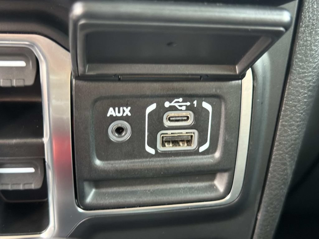 Used 2026 Jeep Wrangler Unlimited Rubicon AWD/4WD image 28