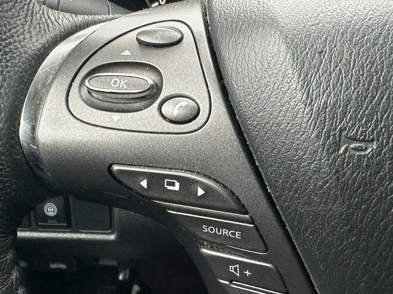 Used 2023 Nissan Murano SV image 17