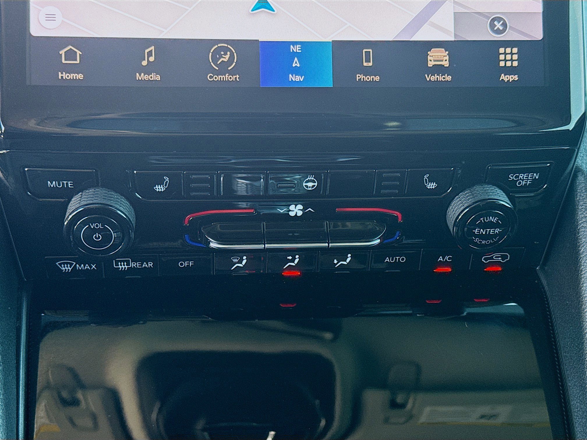 Used 2024 Jeep Grand Cherokee Limited w/ Black Appearance Package image 15