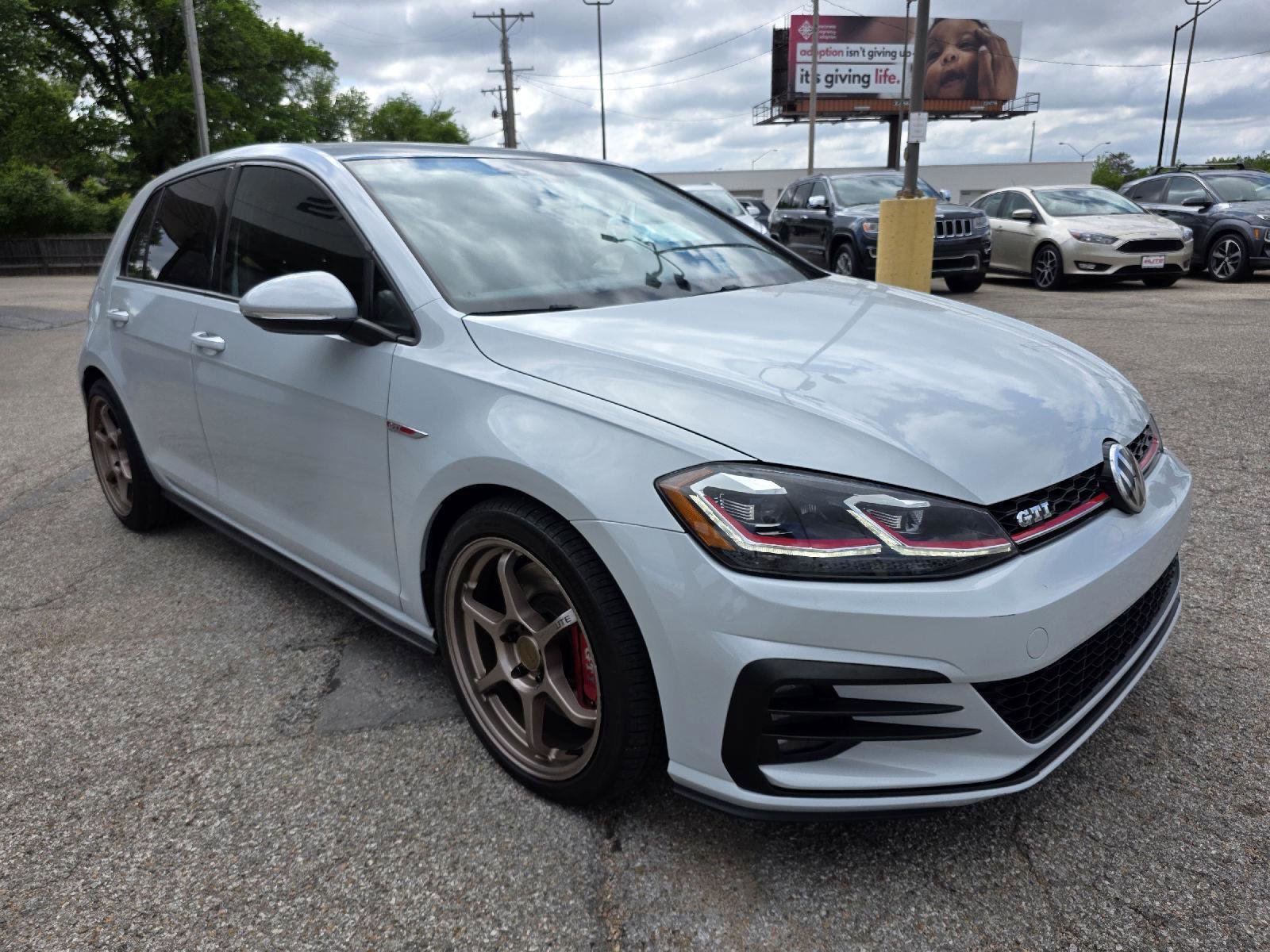 Used 2018 Volkswagen GTI SE w/ SE Leather Package FWD image 3