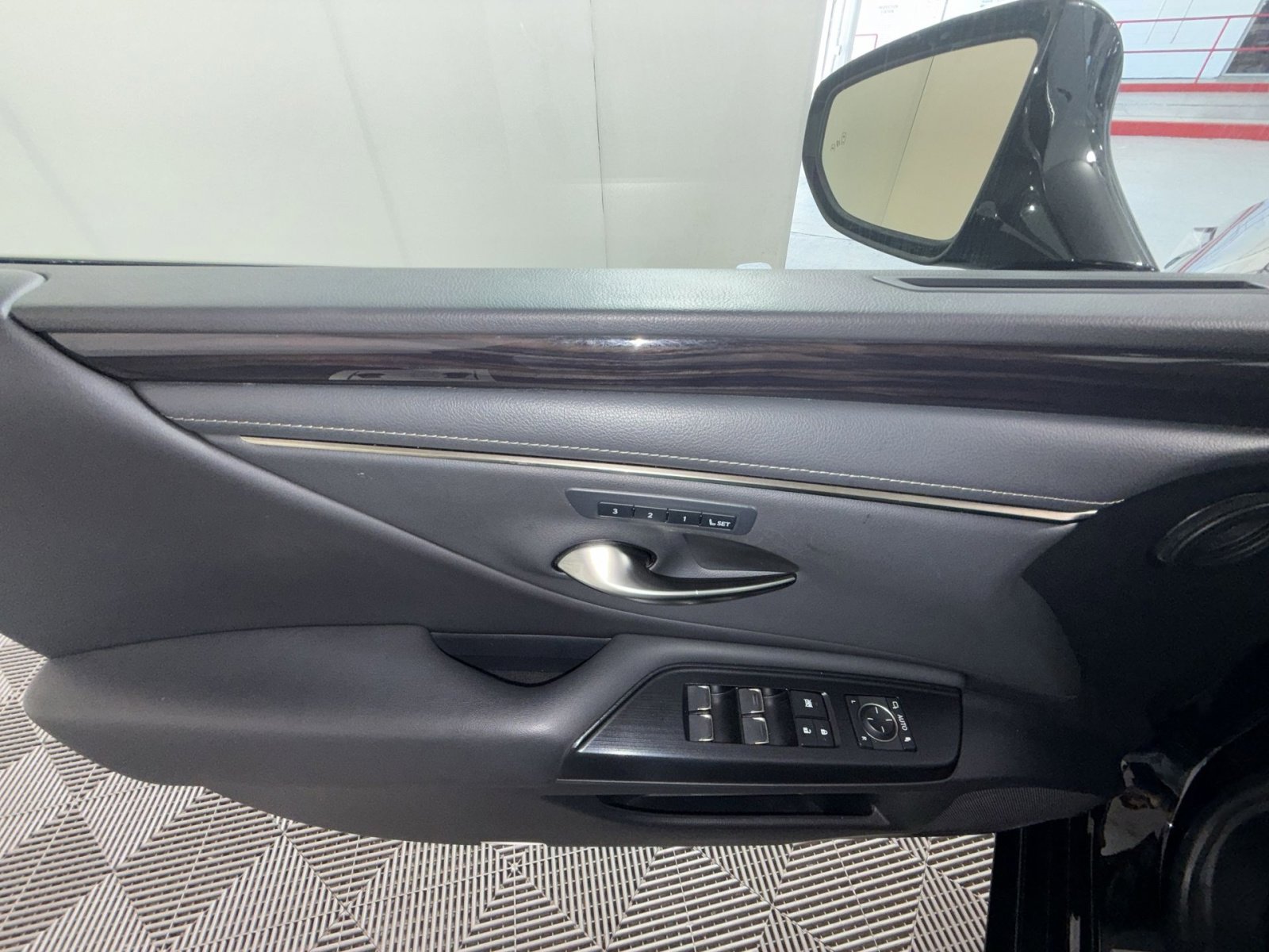 Used 2021 Lexus ES 300h w/ Premium Package FWD image 15