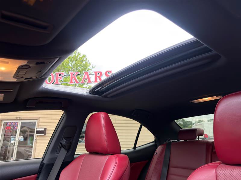 Used 2018 Lexus IS 300 F Sport w/ F Sport Package RWD image 16