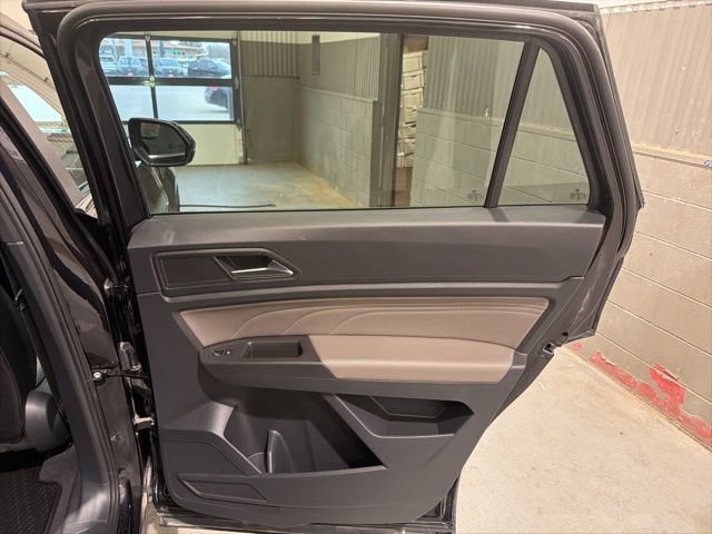 Used 2023 Volkswagen Atlas Cross Sport SE image 13