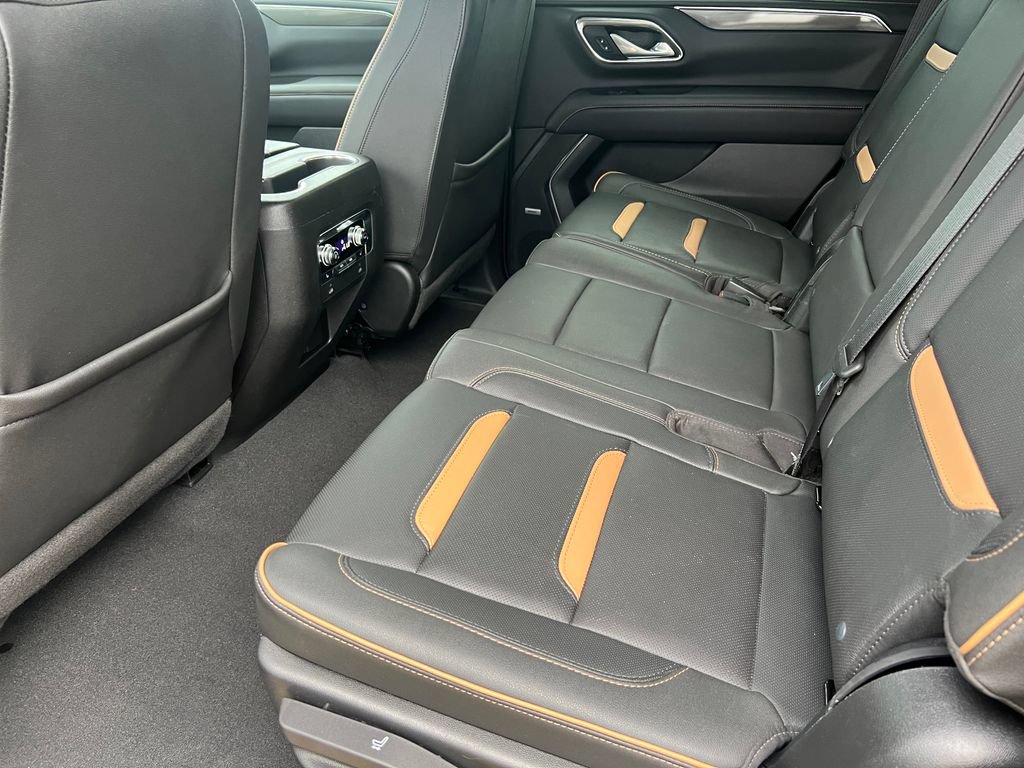 Used 2023 GMC Yukon AT4 w/ AT4 Premium Package AWD/4WD image 14