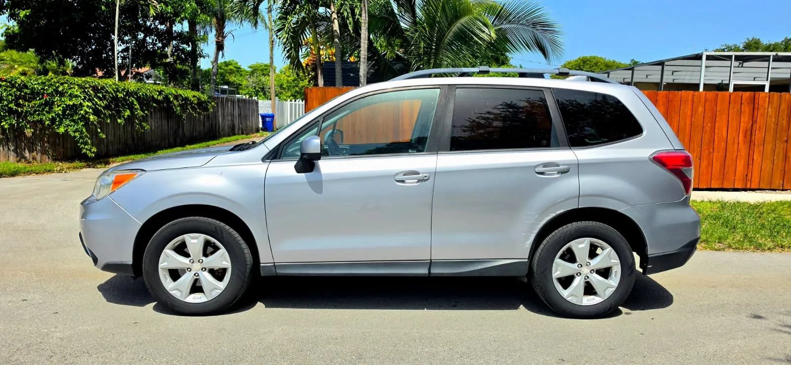Used 2016 Subaru Forester 2.5i Premium w/ All-Weather Package AWD/4WD image 10