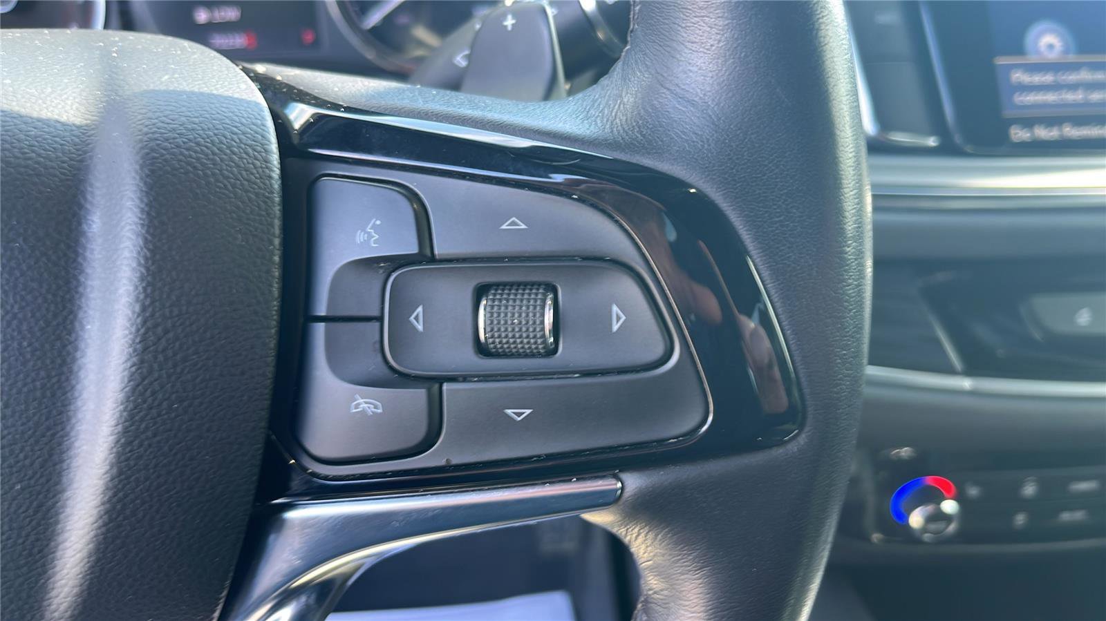 Used 2023 Buick Enclave Essence w/ Sport Touring Edition image 7