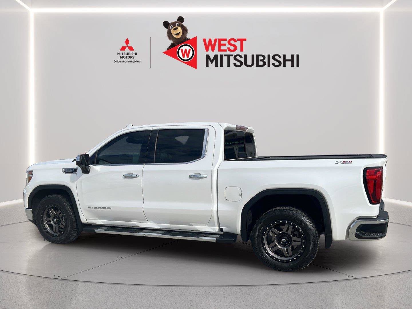 Used 2021 GMC Sierra 1500 SLT w/ SLT Convenience Package AWD/4WD image 8