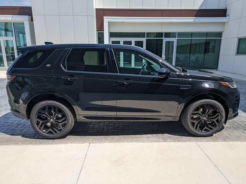 New 2026 Land Rover Discovery Sport Landmark AWD/4WD image 4