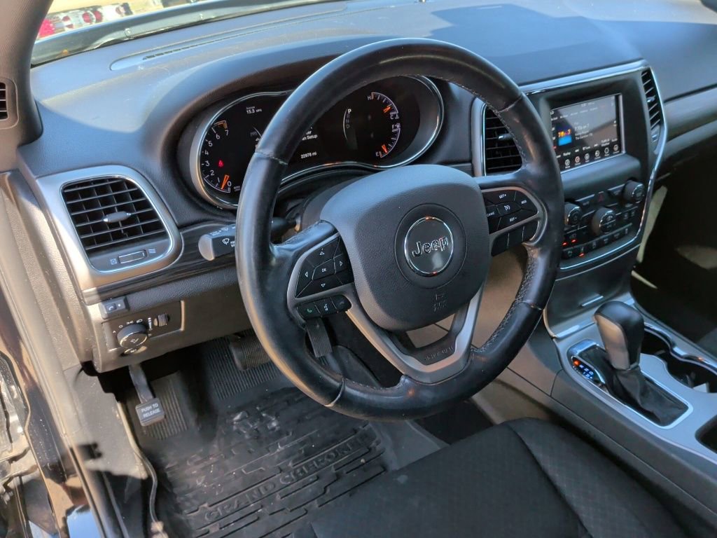 Used 2021 Jeep Grand Cherokee Laredo image 14