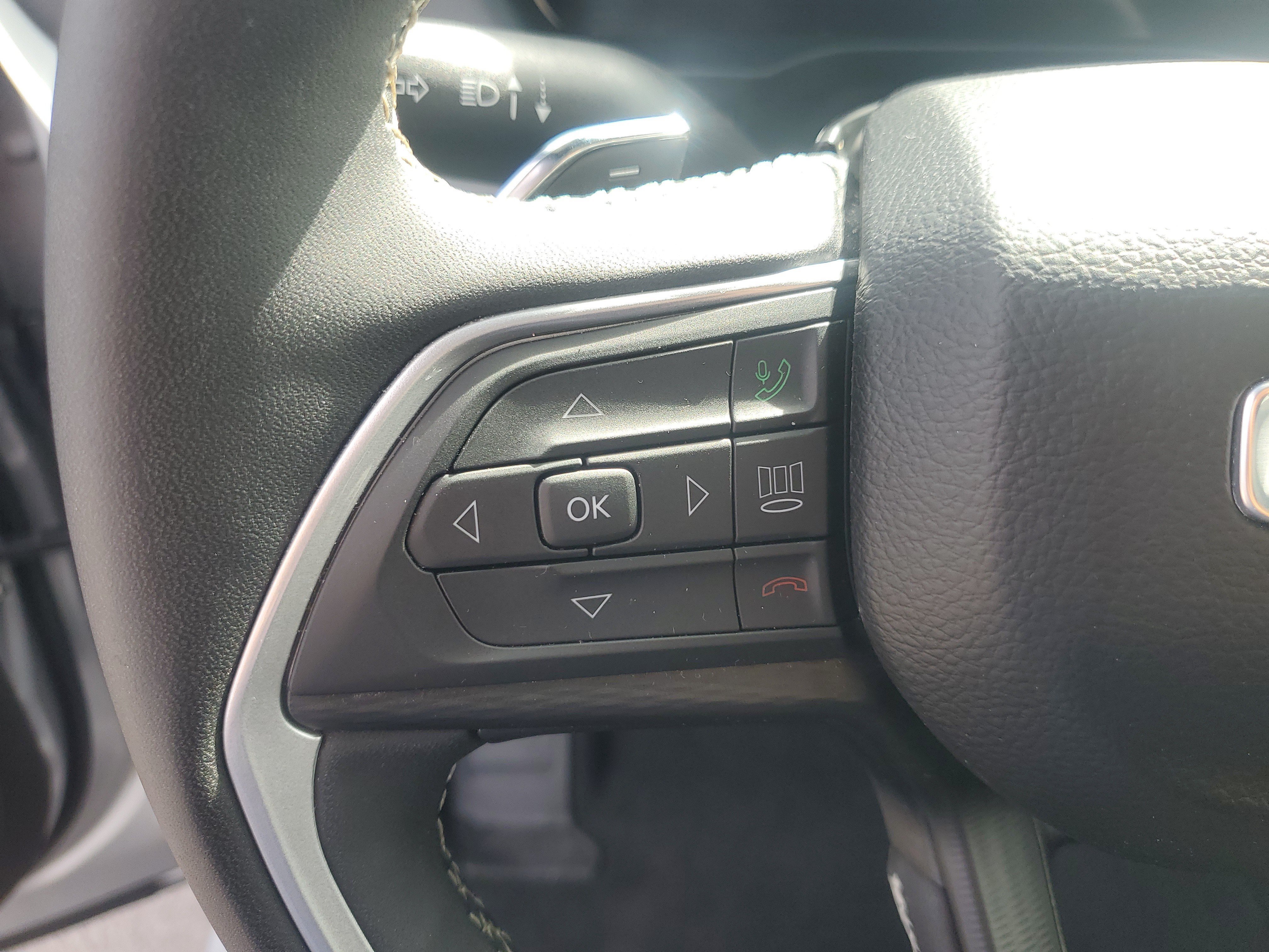 Used 2024 Jeep Grand Cherokee Altitude RWD image 16