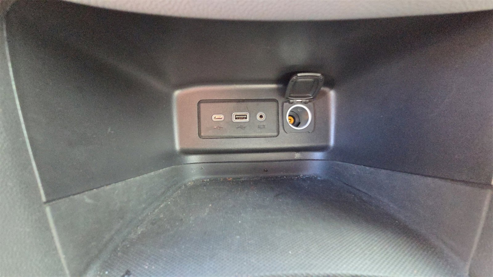 Used 2020 Chevrolet Equinox LT image 28