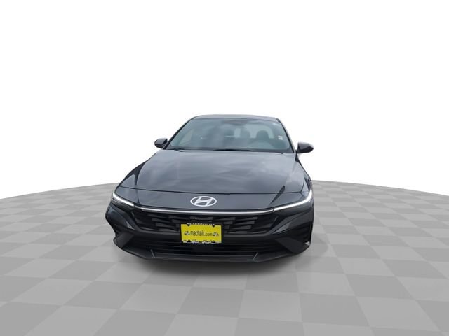 Used 2025 Hyundai Elantra SEL FWD image 3