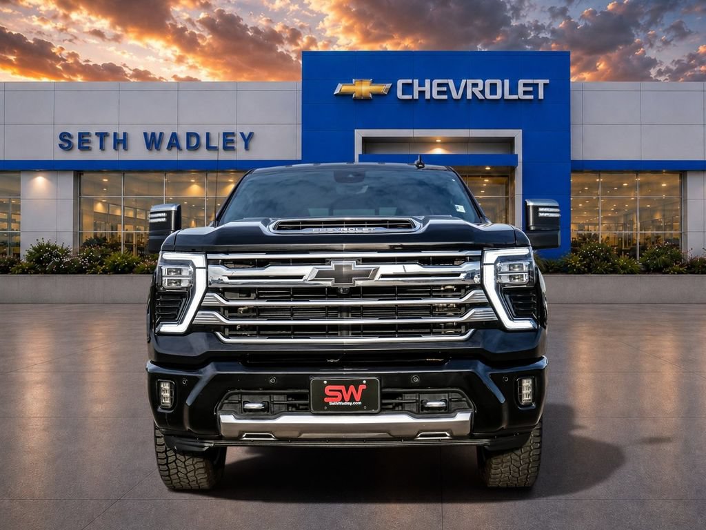 Used 2024 Chevrolet Silverado 2500 High Country w/ High Country Premium Package AWD/4WD image 2