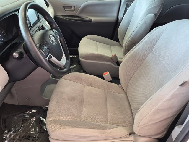 Used 2019 Toyota Sienna L FWD image 16