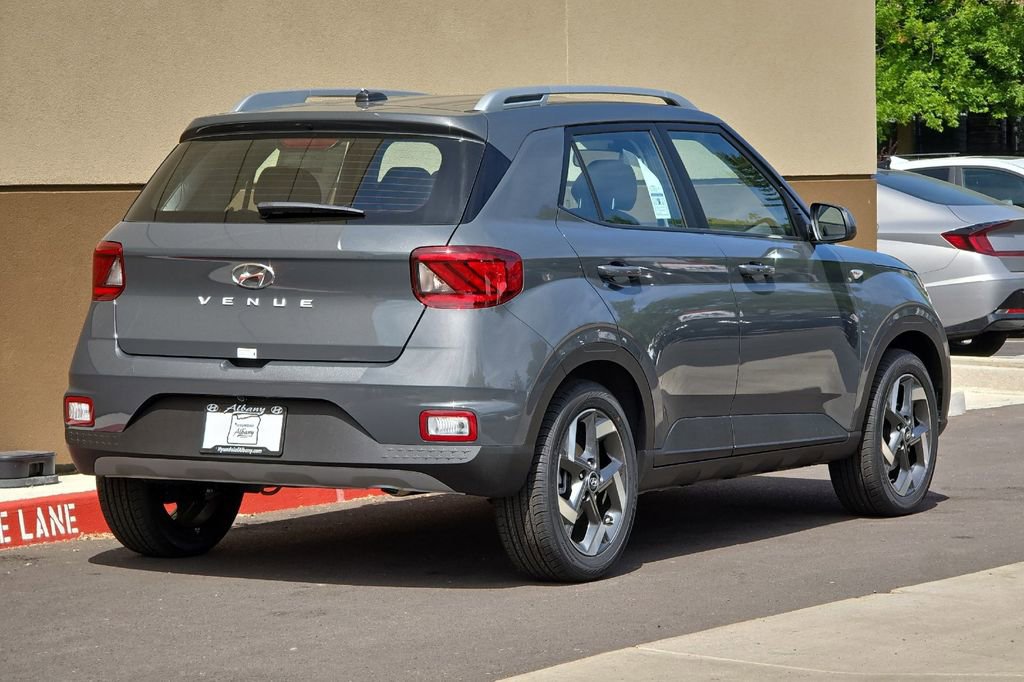 New 2025 Hyundai Venue SEL image 5