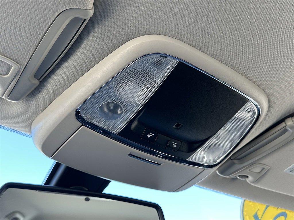 Certified 2022 Chrysler 300 Touring image 30