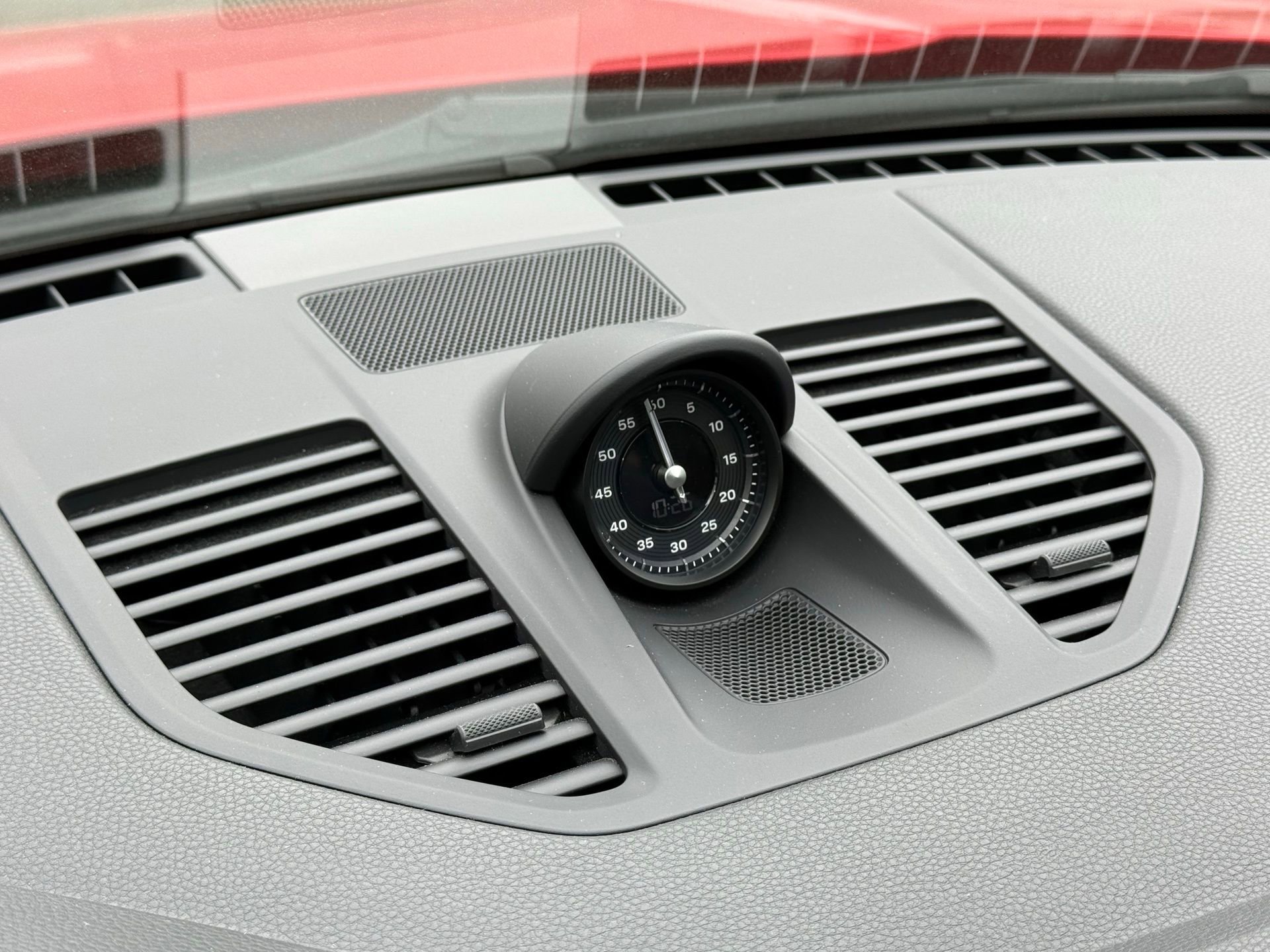 Certified 2023 Porsche 911 Carrera T w/ Sportdesign Package image 18