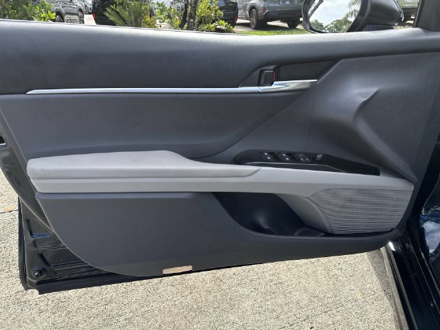 Used 2019 Toyota Camry SE FWD image 13