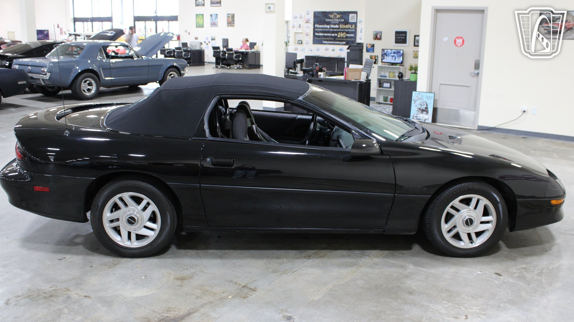 Used 1995 Chevrolet Camaro Z28 RWD image 36