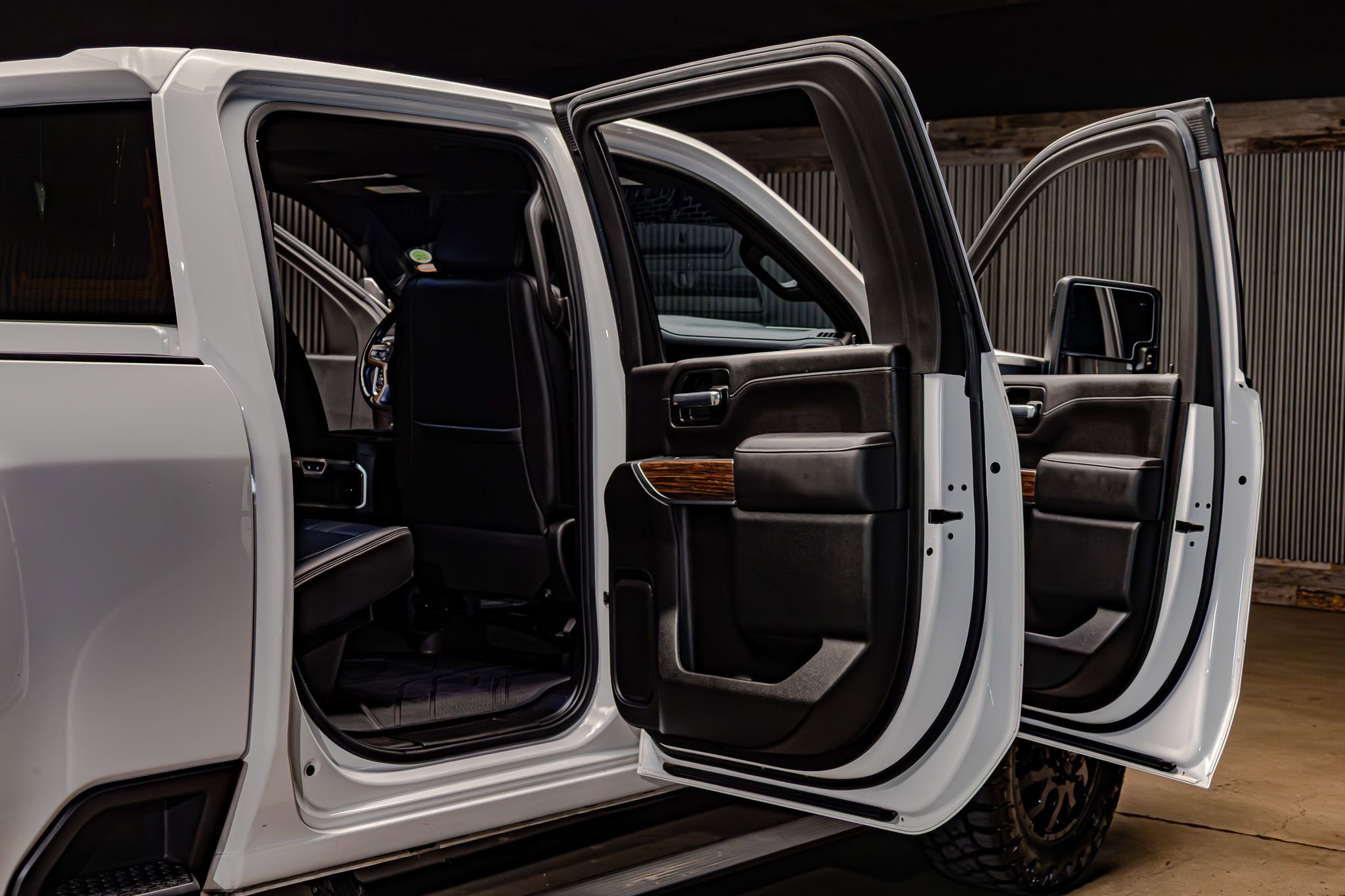 Used 2021 Chevrolet Silverado 3500 High Country image 29