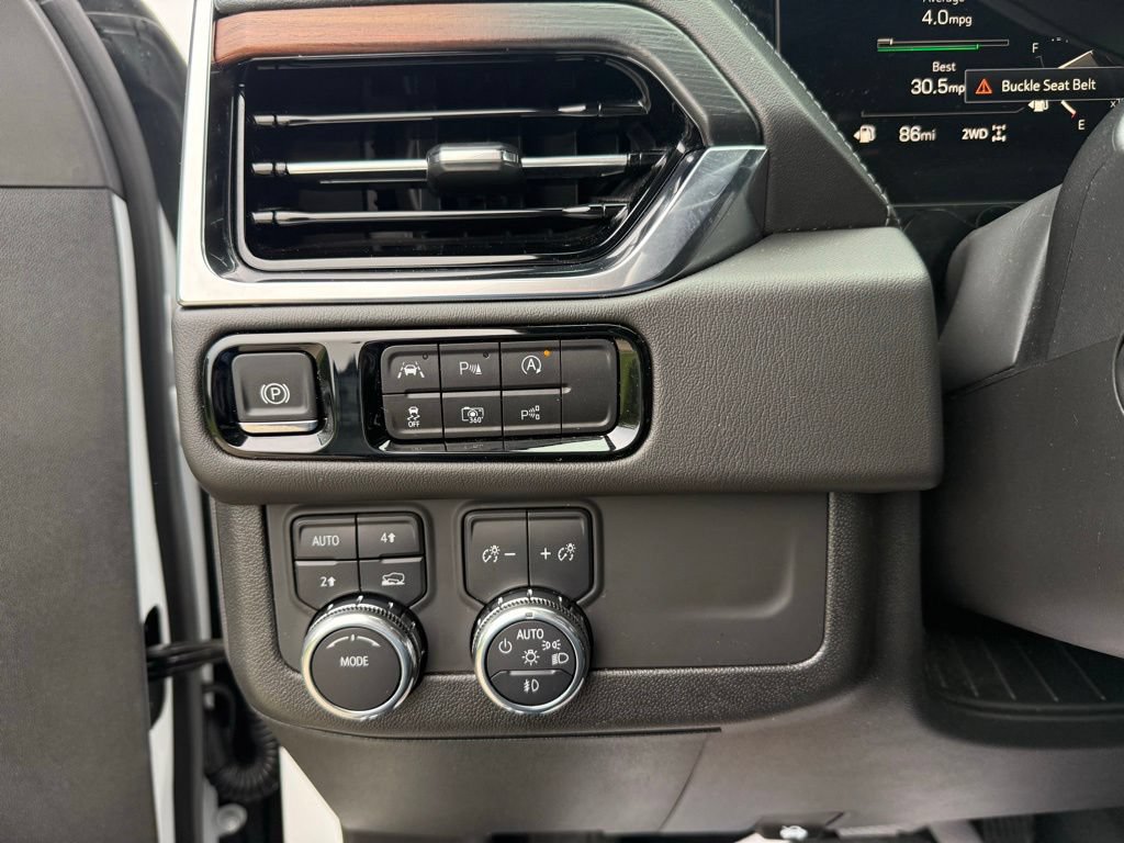 Used 2025 GMC Yukon XL Denali AWD/4WD image 36