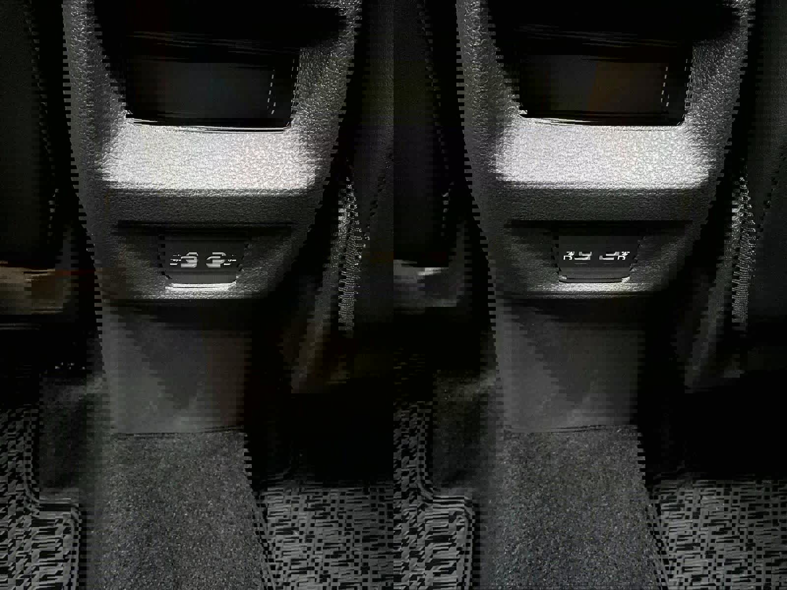 New 2026 Volkswagen Tiguan SE R-Line image 22