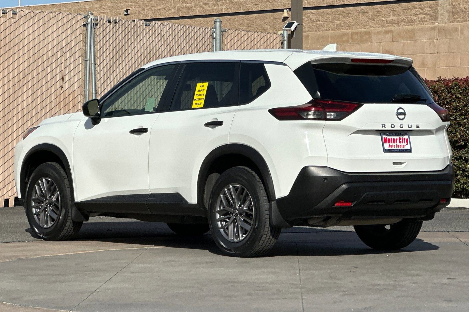 Used 2021 Nissan Rogue S image 6