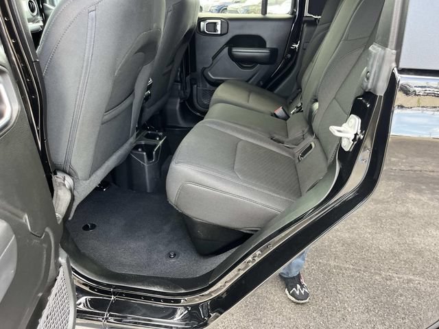 Used 2022 Jeep Gladiator Sport AWD/4WD image 17