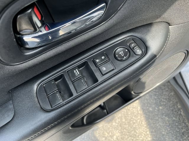Used 2022 Honda HR-V LX image 17