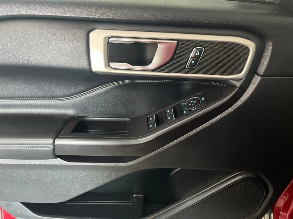 Used 2020 Ford Explorer XLT w/ Equipment Group 202A AWD/4WD image 54