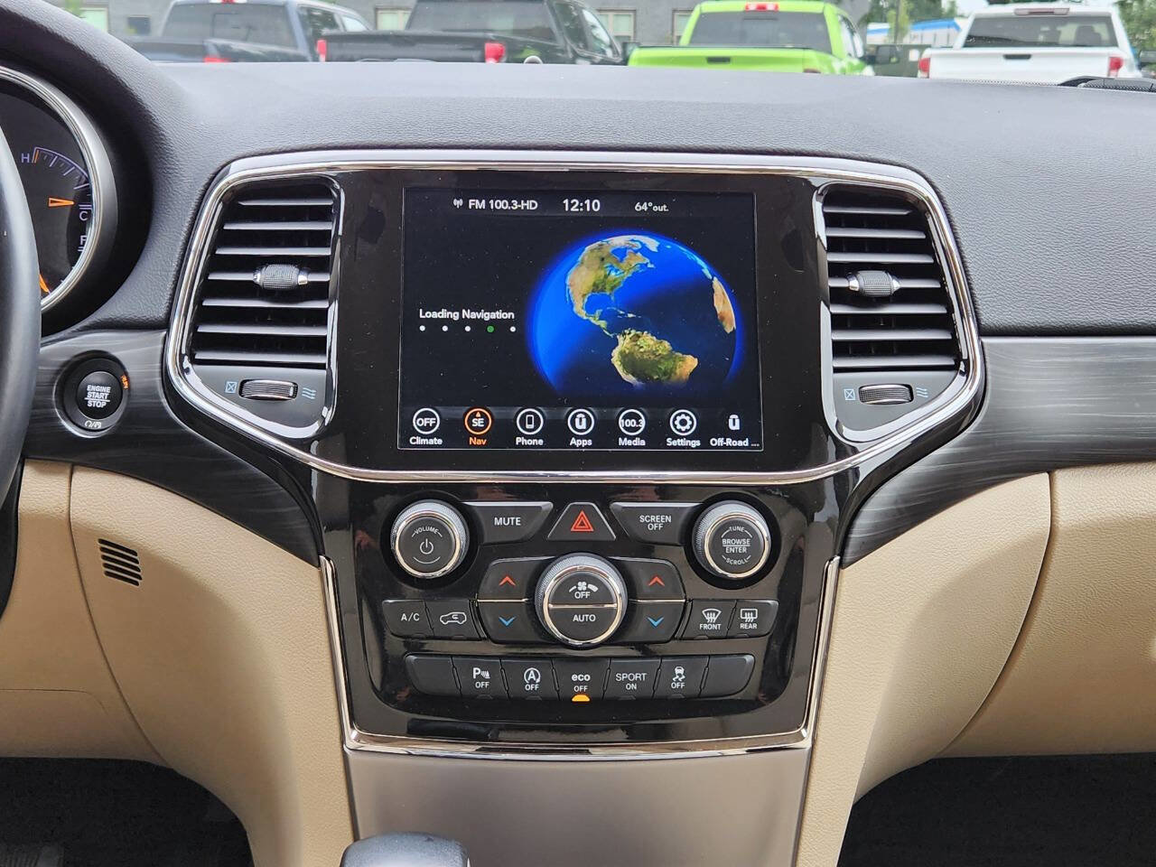 Used 2022 Jeep Grand Cherokee Laredo E image 18