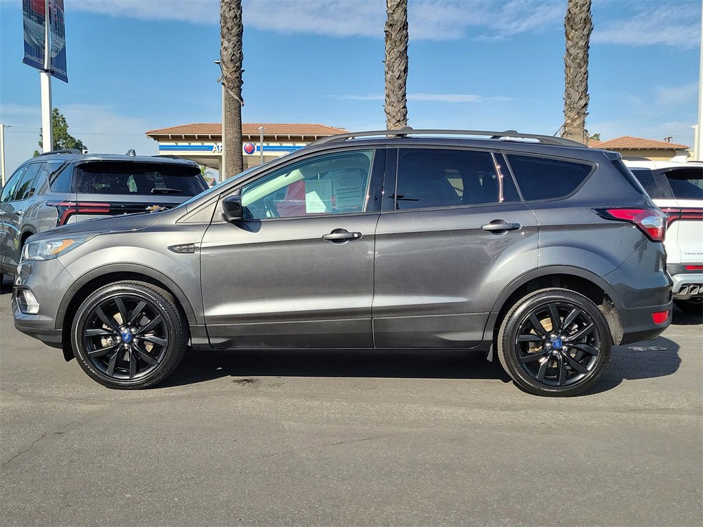 Used 2018 Ford Escape SE w/ SE Sport Appearance Package image 28
