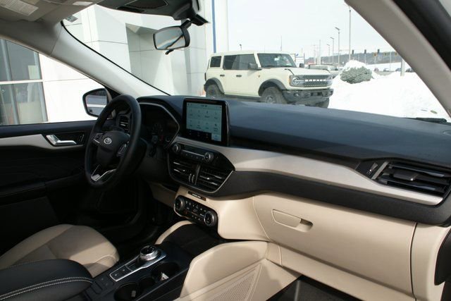 Used 2022 Ford Escape SEL image 39